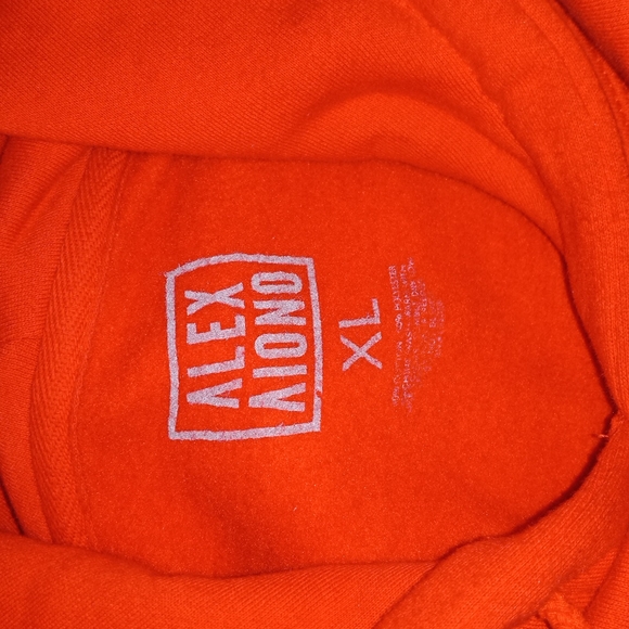 PRICE DROP🟥MEN RED HOODIE 🩸🟥 - Picture 3 of 11